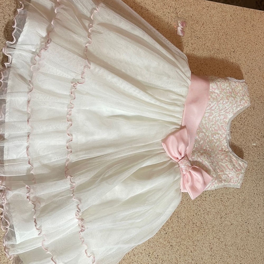 Crème and pink dress size 3t